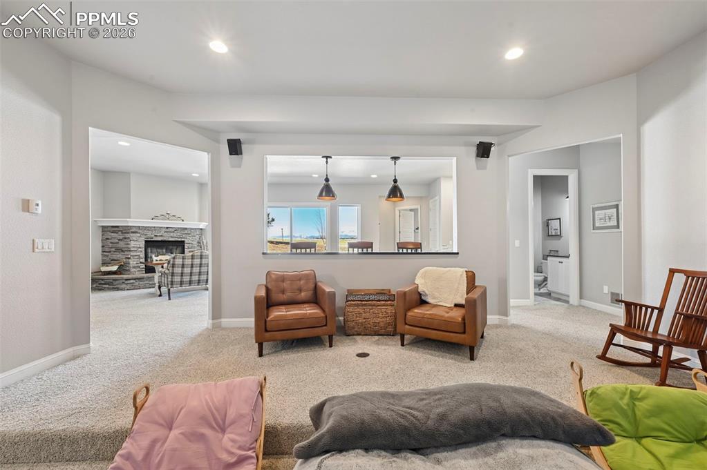 Image 32 of 50: Living Room