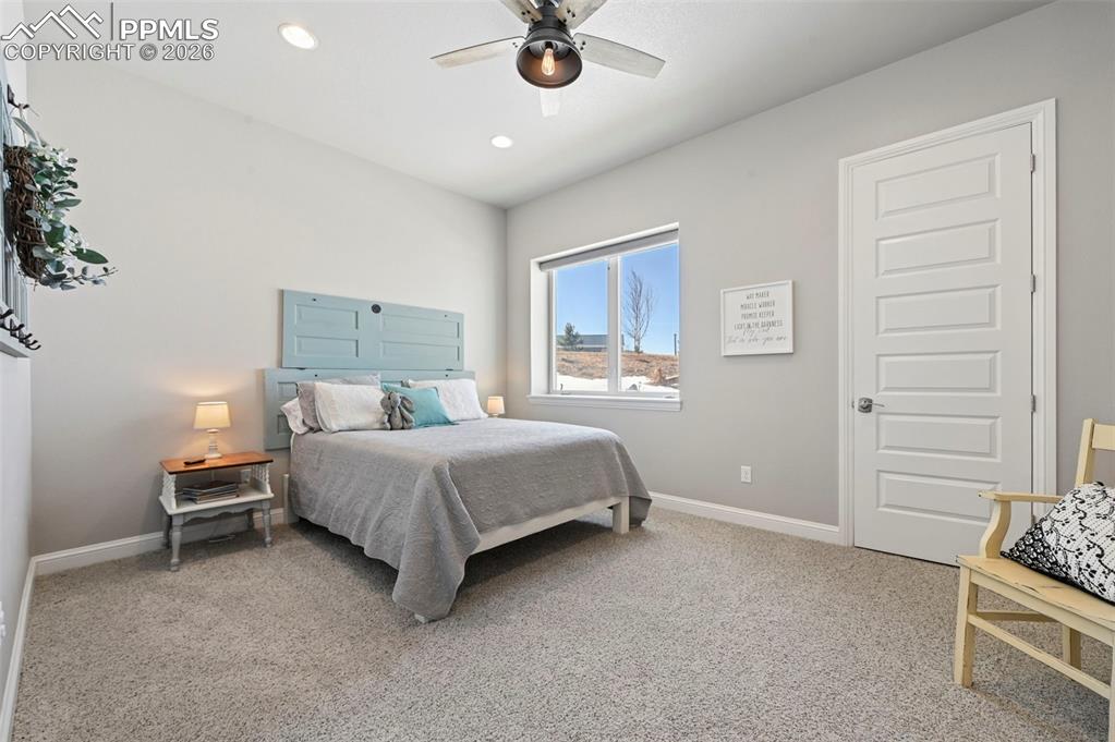 Image 37 of 50: Bedroom