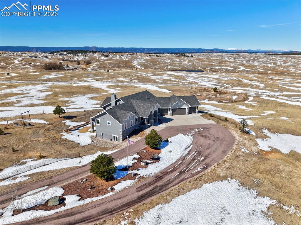 Image 5 of 50: Front of Structure