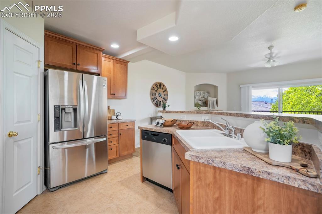 Image 10 of 29: Kitchen