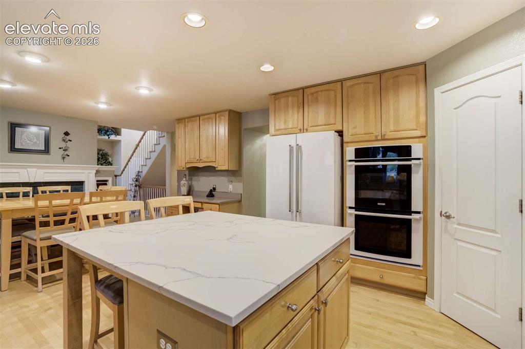 Image 9 of 50: Kitchen