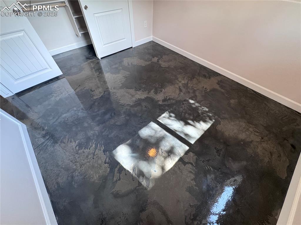 Image 27 of 36: Detailed view of baseboards