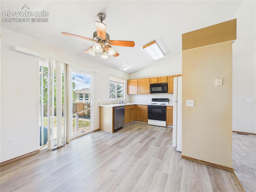 Image 10 of 38: Kitchen