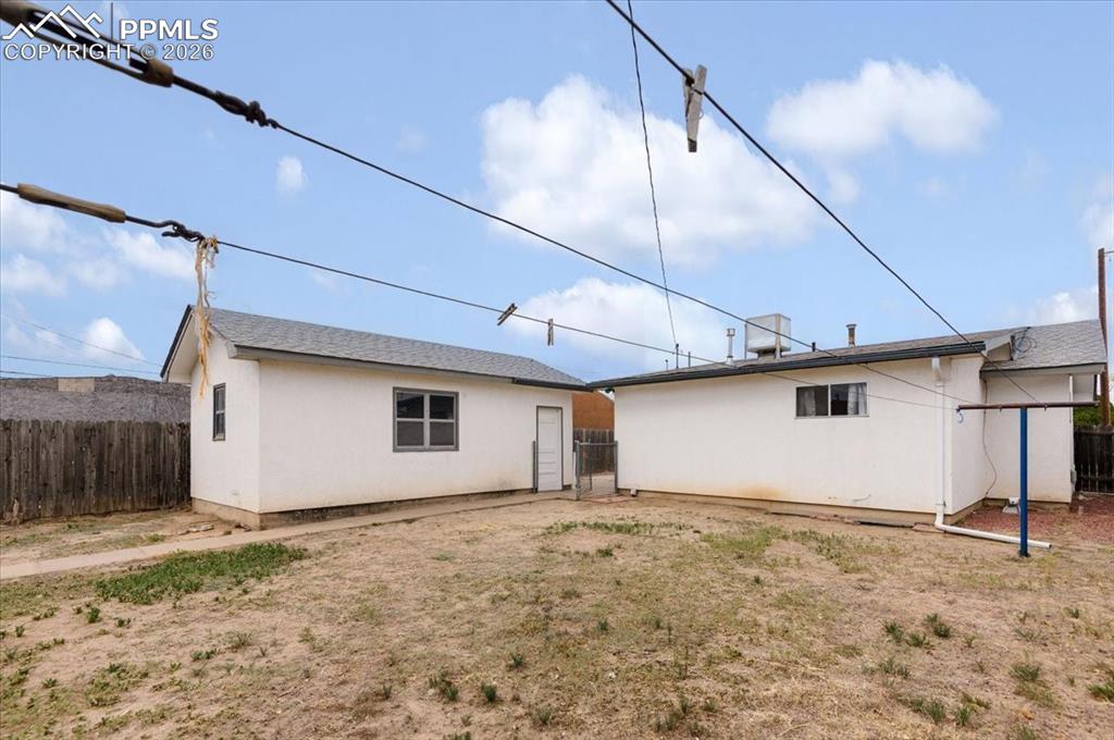 Image 12 of 14: Back of Structure