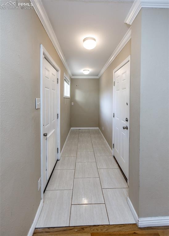 Image 21 of 32: Entry