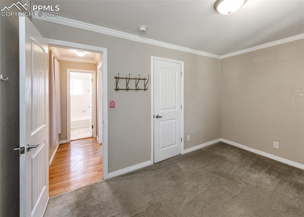 Image 22 of 32: Bedroom