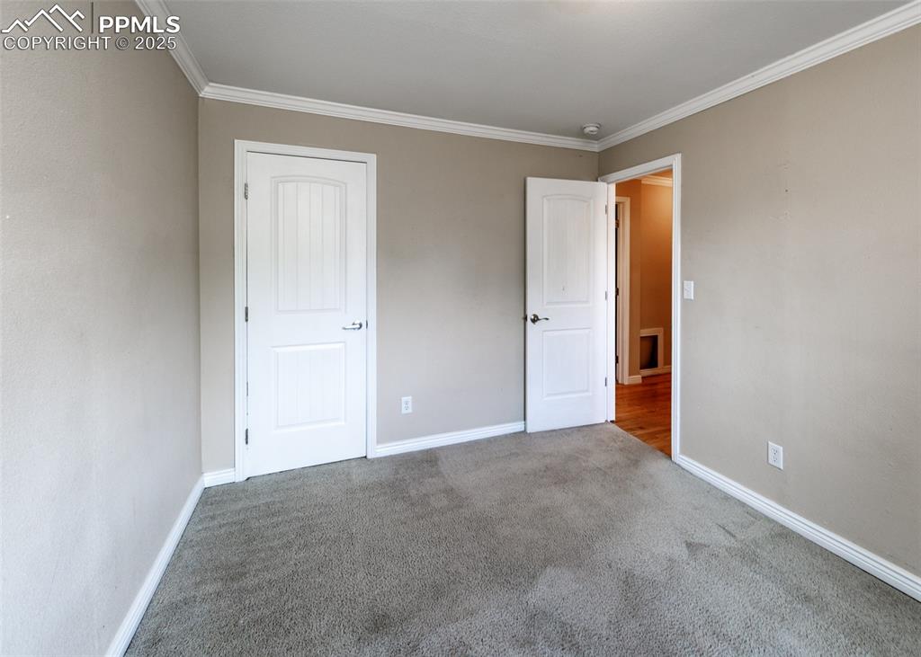 Image 24 of 32: Bedroom