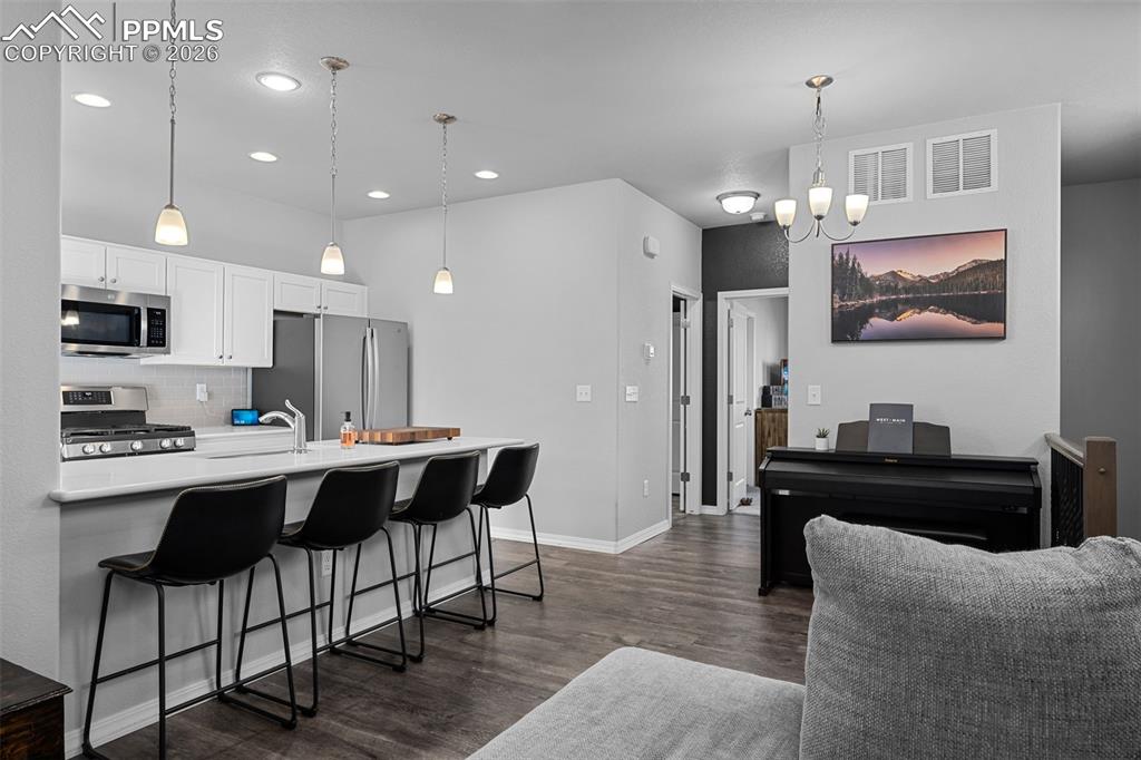 Image 16 of 34: Kitchen