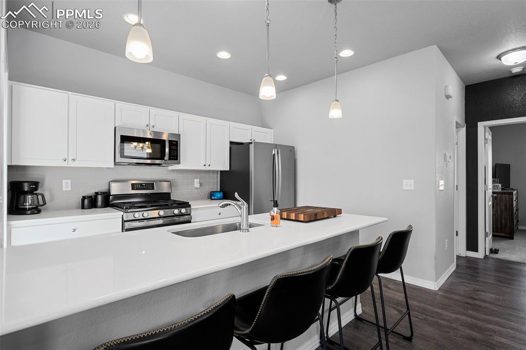 Image 18 of 34: Kitchen