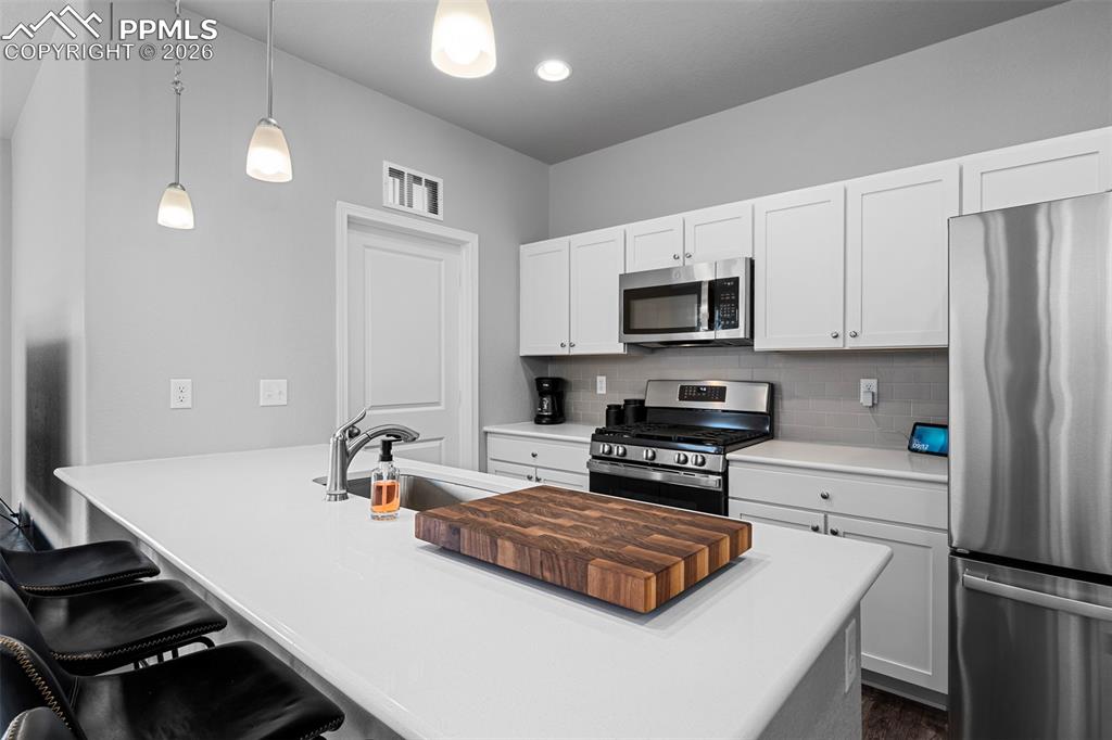 Image 19 of 34: Kitchen