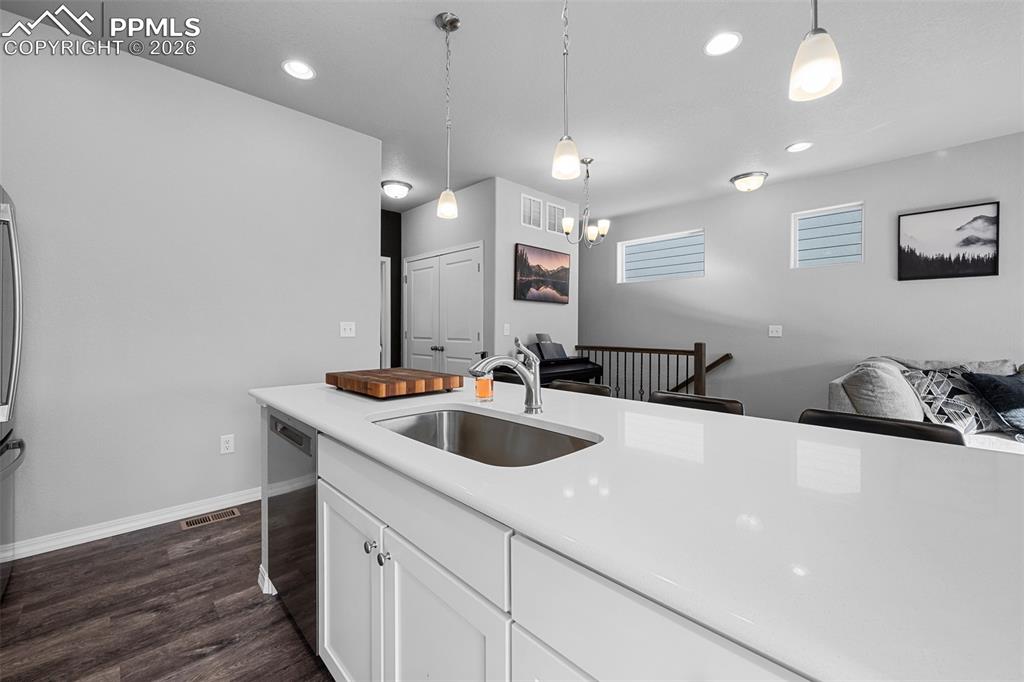 Image 21 of 34: Kitchen