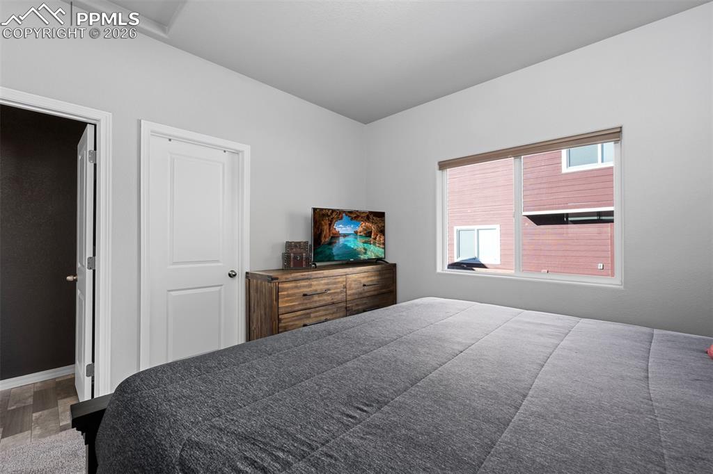 Image 28 of 34: Bedroom