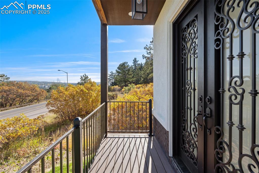 Image 29 of 47: Balcony