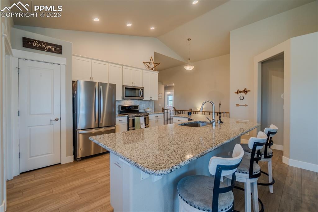 Image 10 of 46: Kitchen