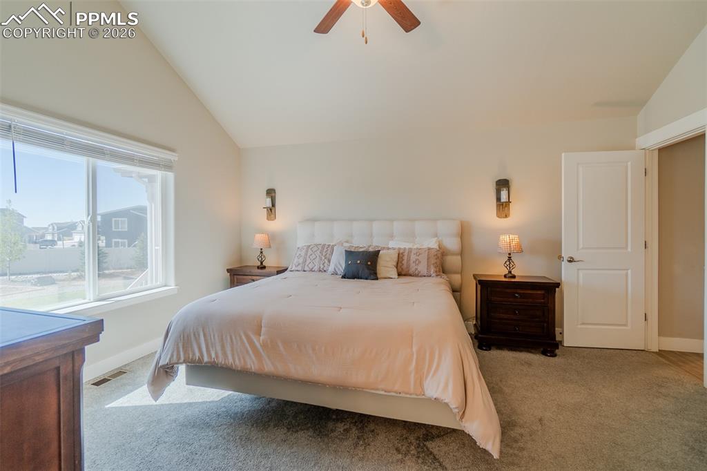 Image 19 of 46: Bedroom