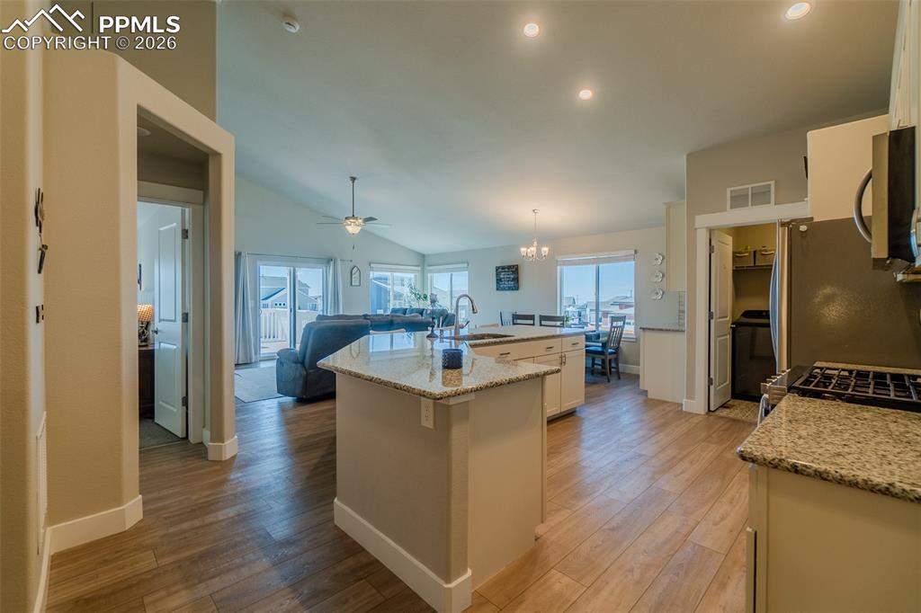 Image 7 of 46: Kitchen