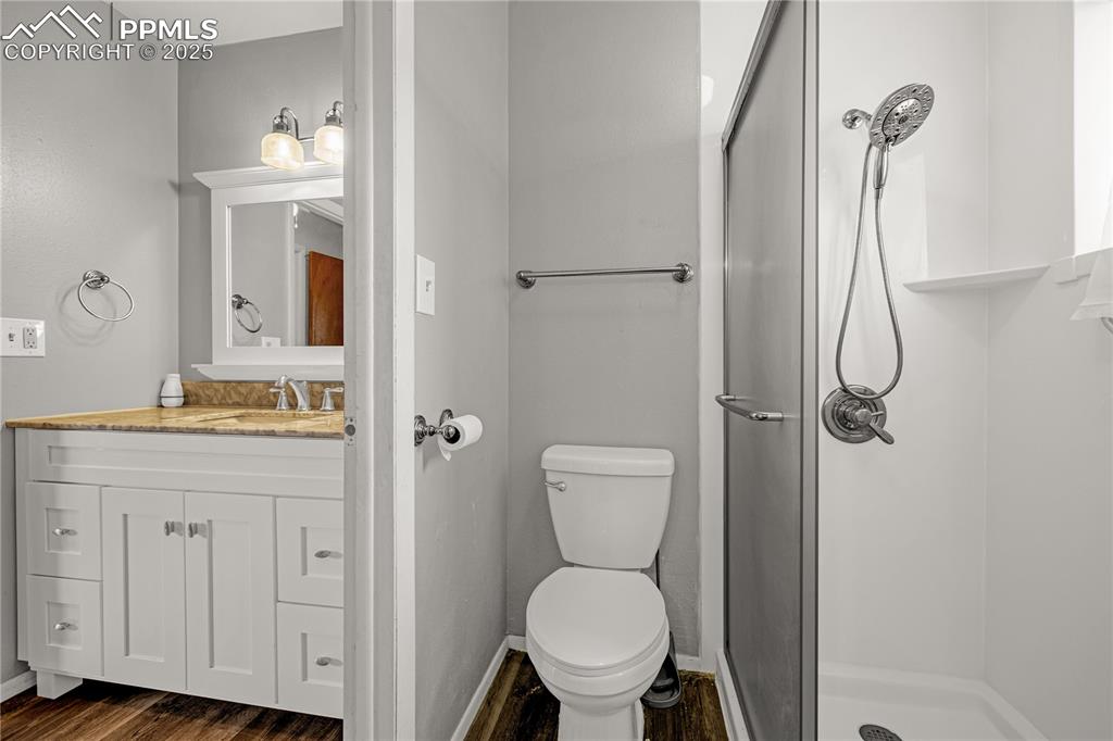 Image 12 of 34: Bathroom