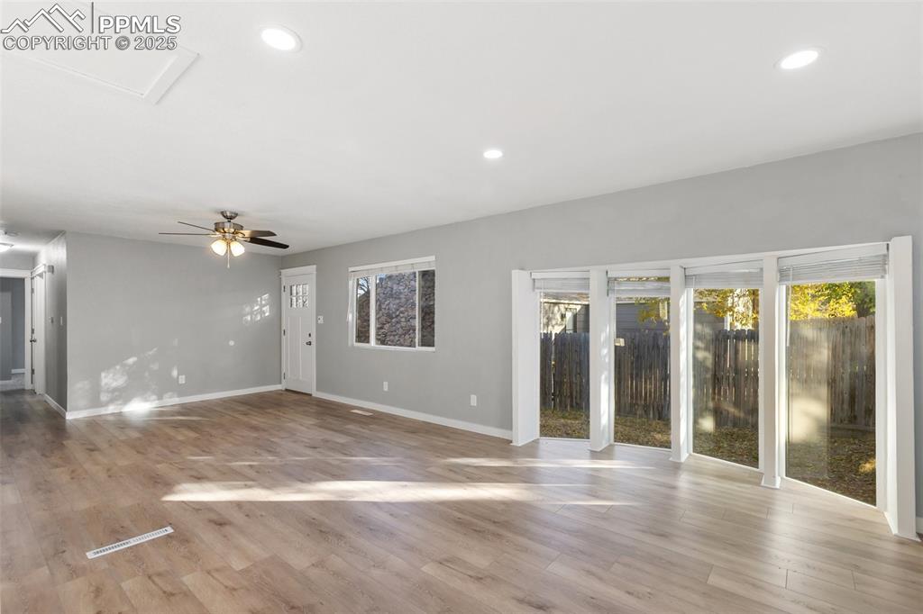 Image 16 of 50: Living Room