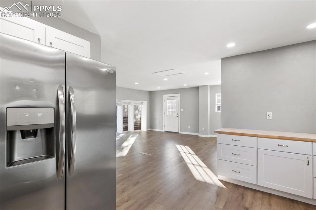 Image 22 of 50: Kitchen