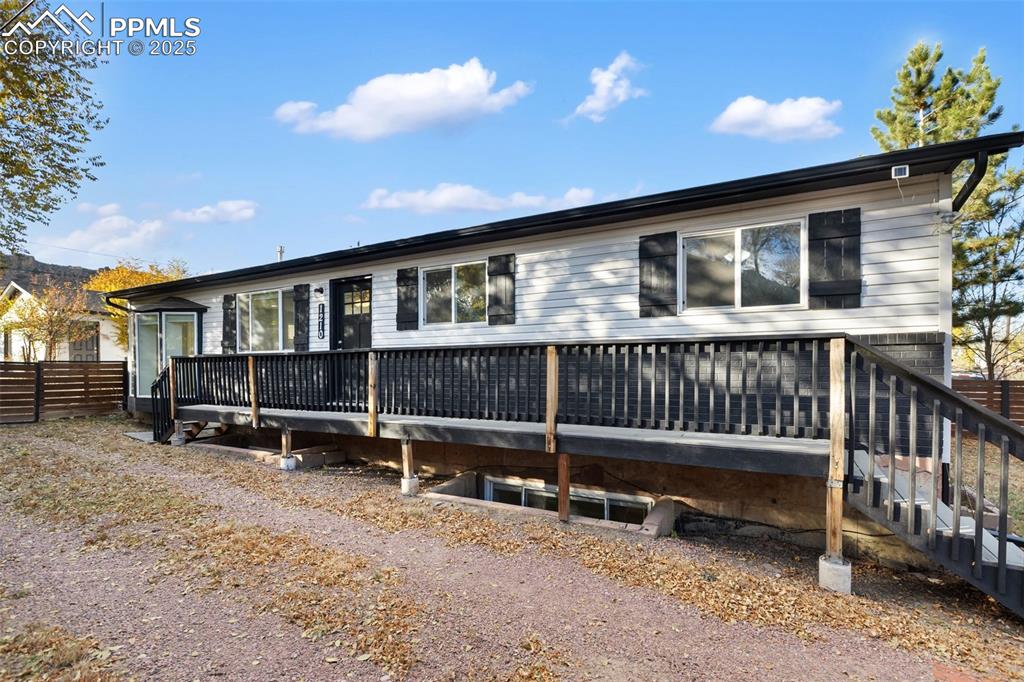 Image 4 of 50: Front of Structure