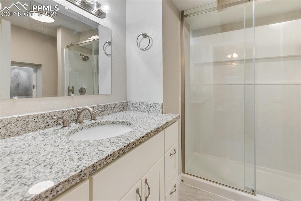 Image 41 of 50: Bathroom