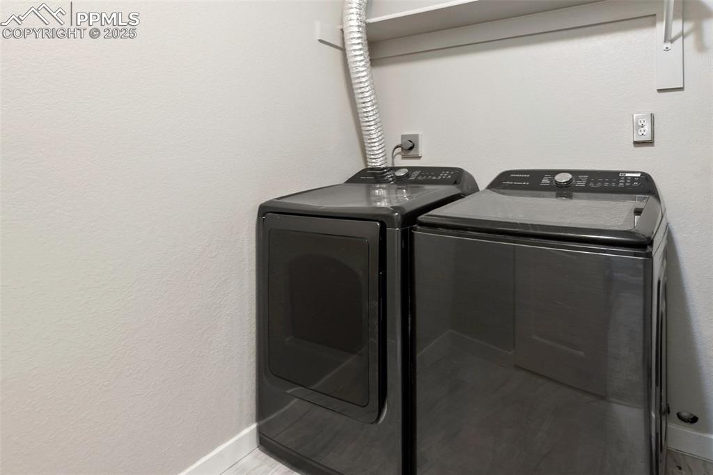 Image 42 of 50: Laundry