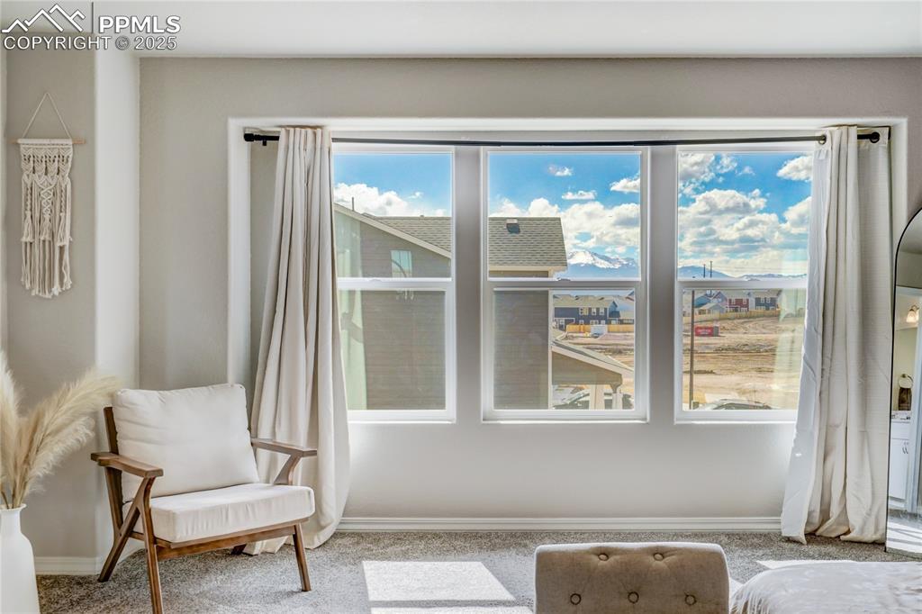 Image 19 of 46: Sitting Room