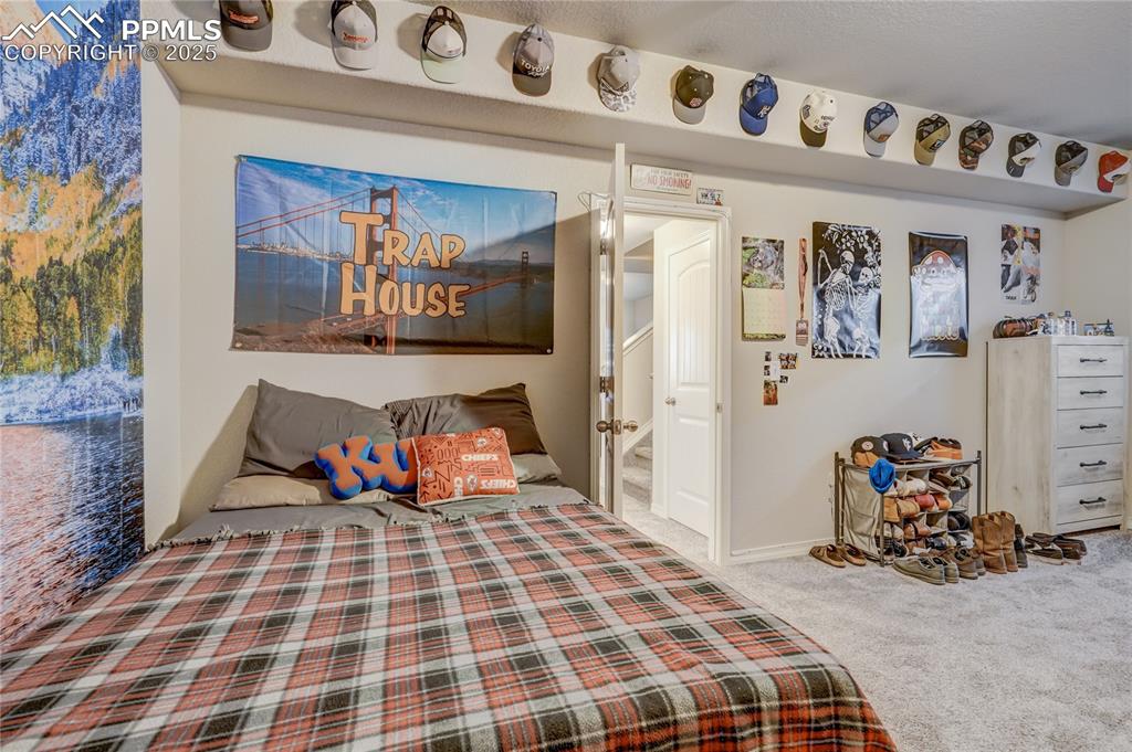 Image 39 of 46: Bedroom