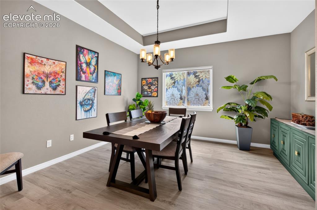 Image 13 of 49: Dining Area