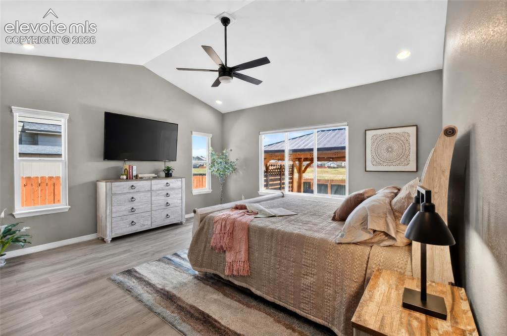 Image 14 of 49: Bedroom