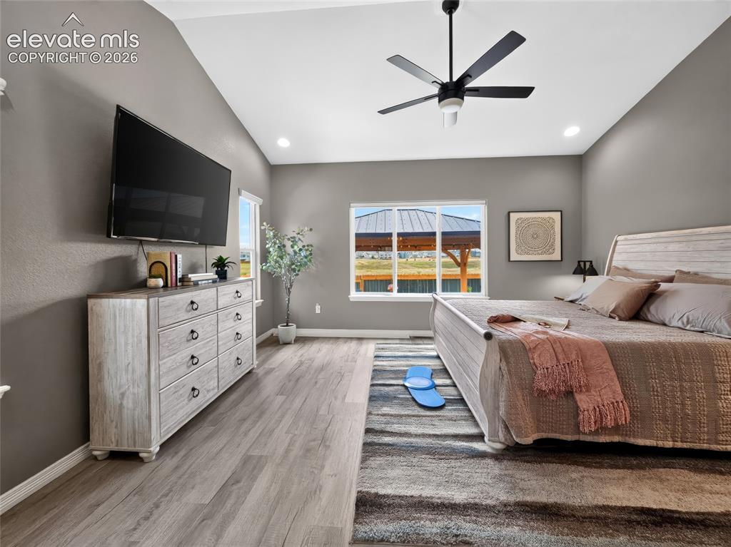 Image 16 of 49: Bedroom