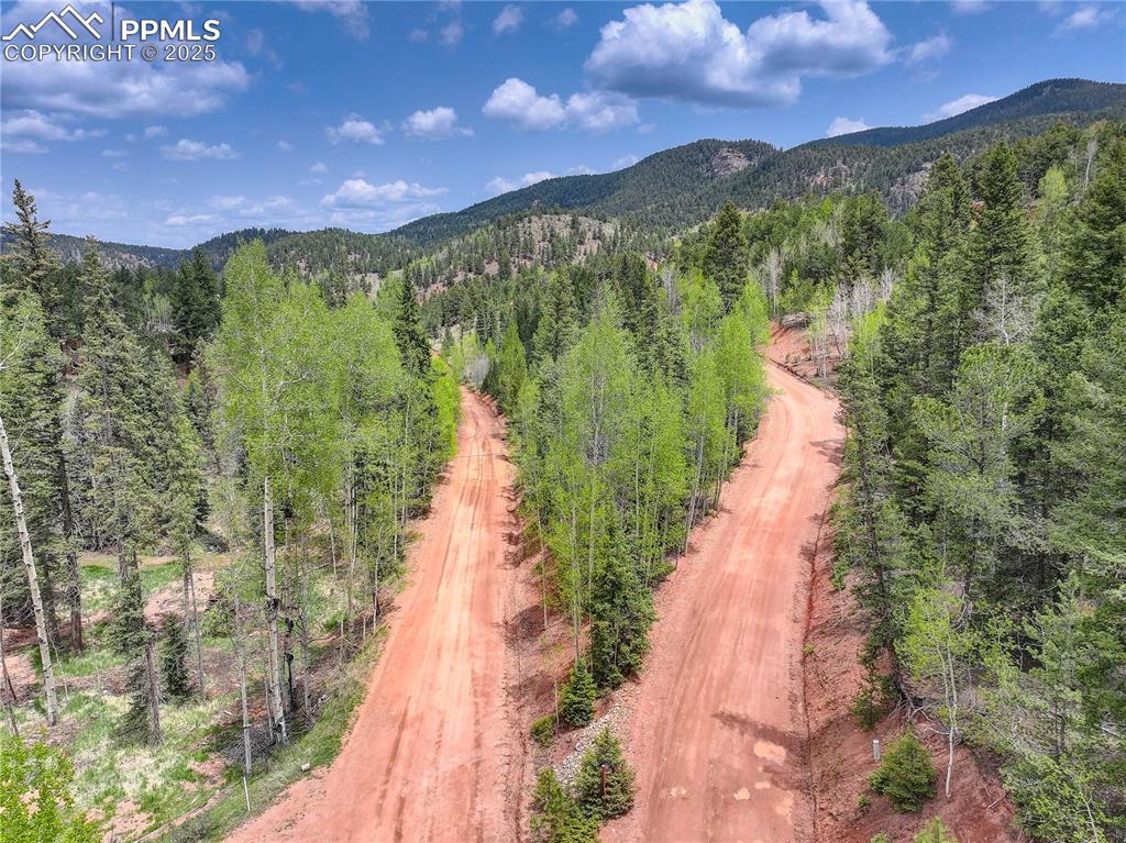 Image 11 of 13: Peaceful natural setting