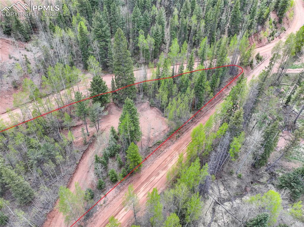 Image 4 of 13: Property Lines are approximate and not a survey