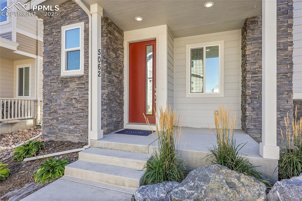 Image 2 of 21: Entry