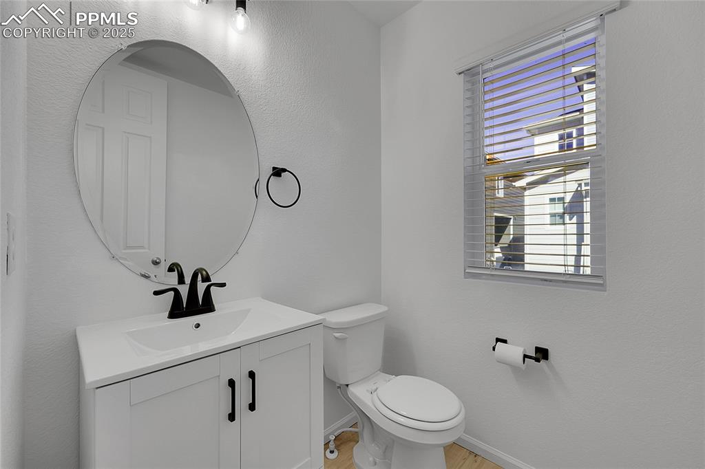 Image 9 of 21: 1/2 Bath