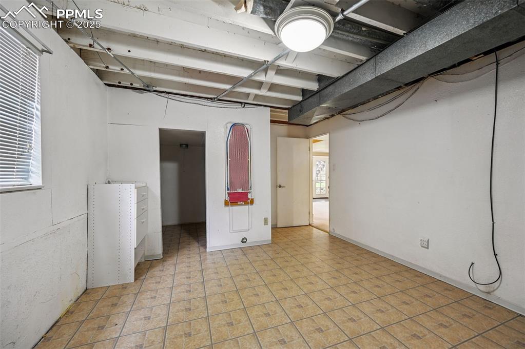 Image 24 of 44: storage / basement