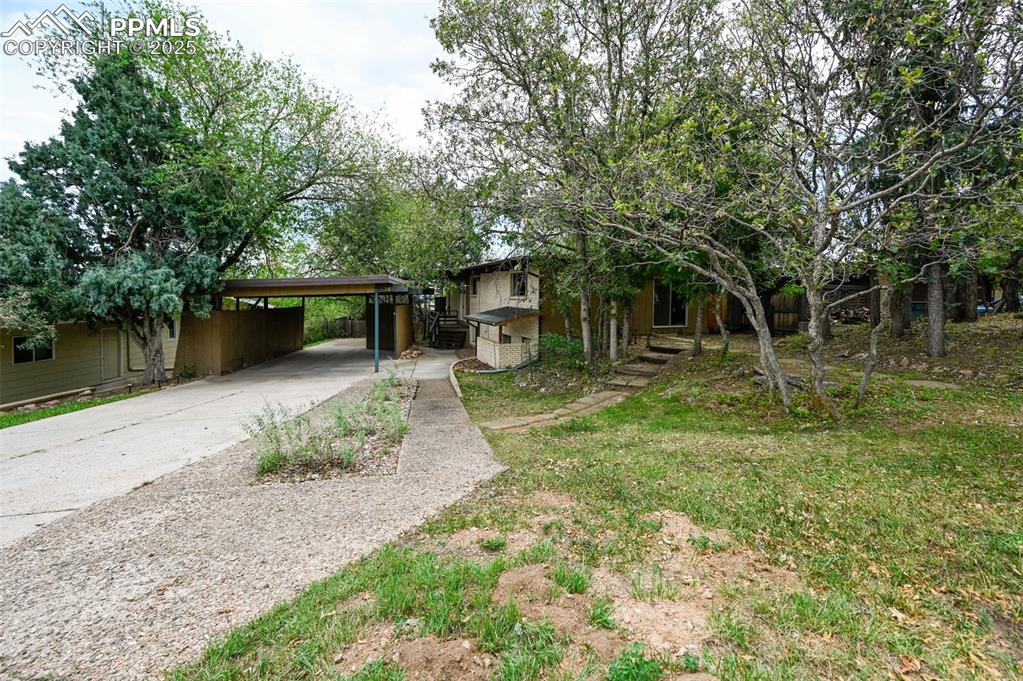 Image 43 of 44: View of yard