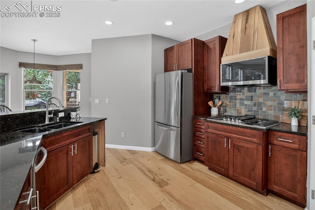 Image 10 of 35: SS appliances