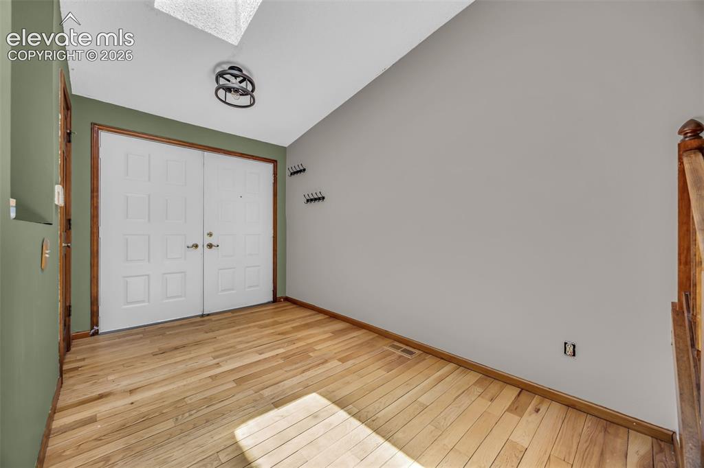 Image 14 of 46: Kitchen