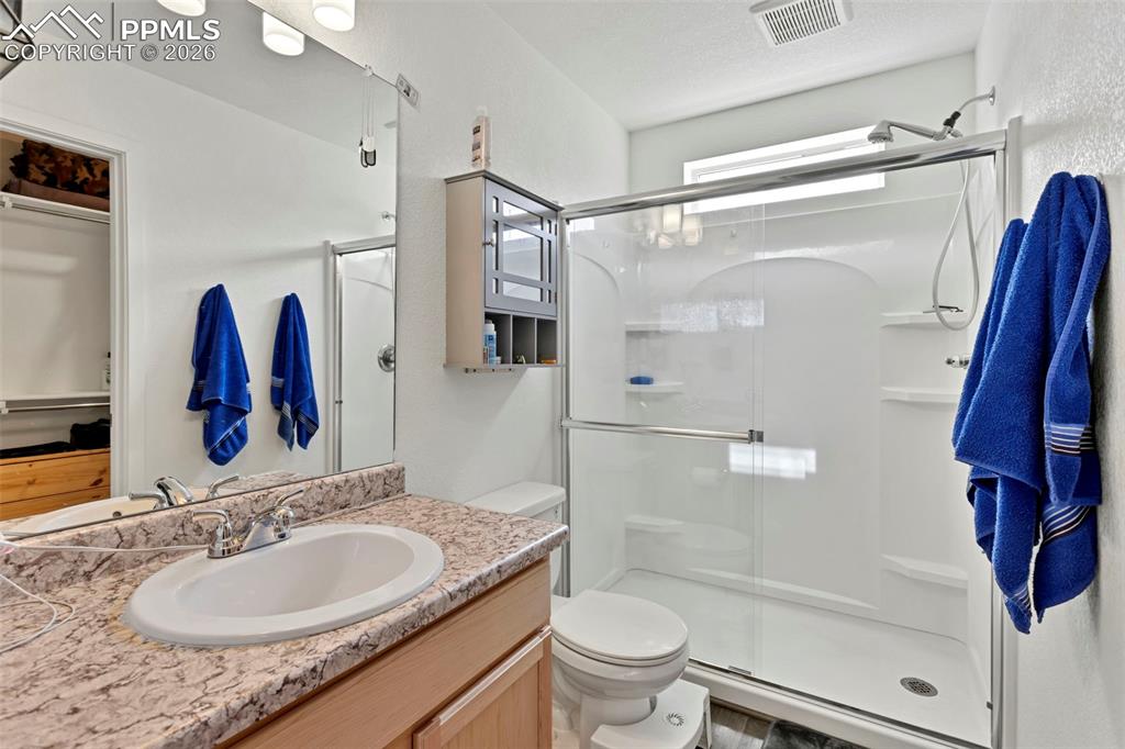 Image 12 of 12: Master Bathroom