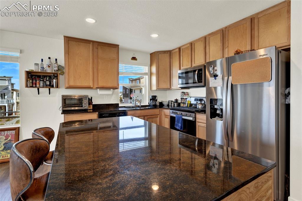 Image 5 of 12: Kitchen