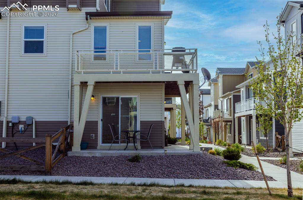 Image 7 of 12: Patio