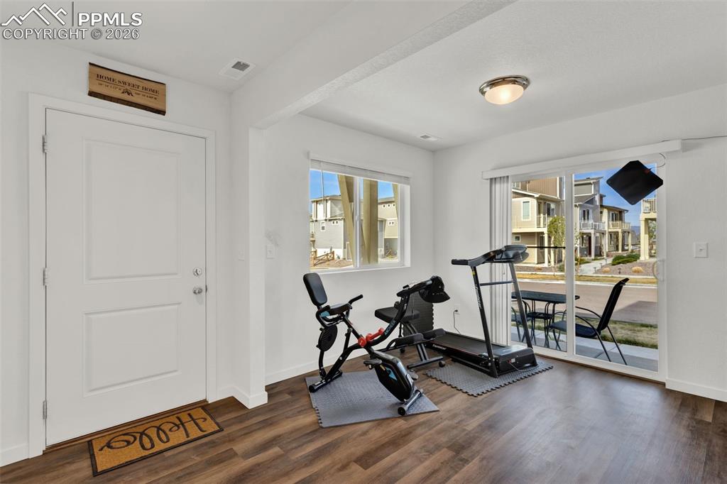 Image 8 of 12: Living Room