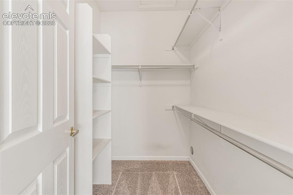 Image 13 of 26: Closet