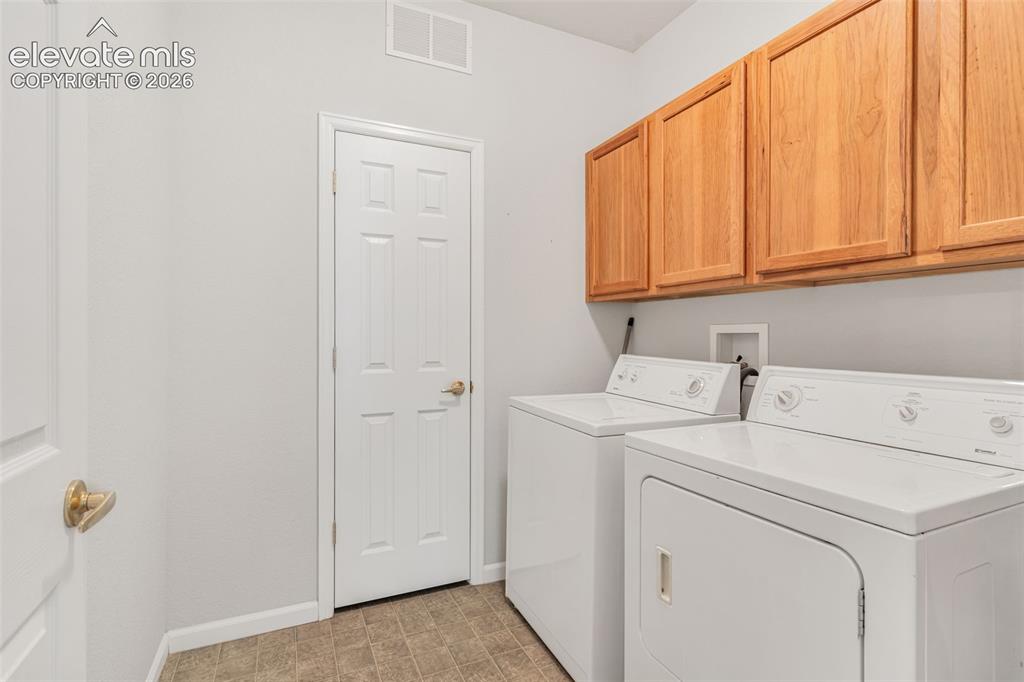 Image 16 of 26: Laundry