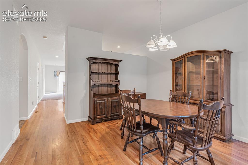 Image 2 of 26: Dining Area