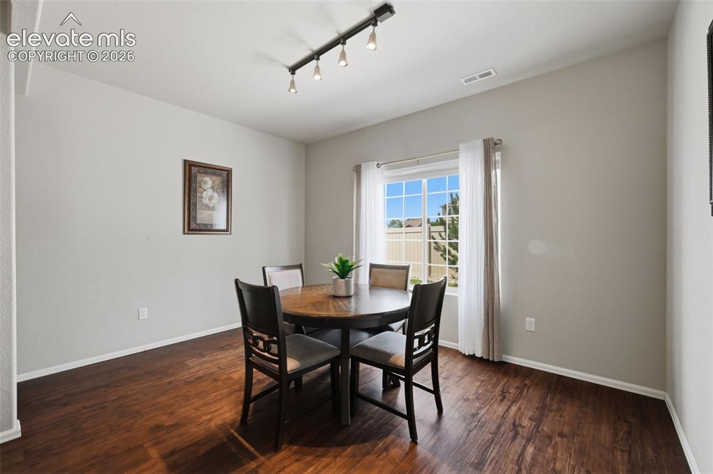Image 9 of 29: Dining Room