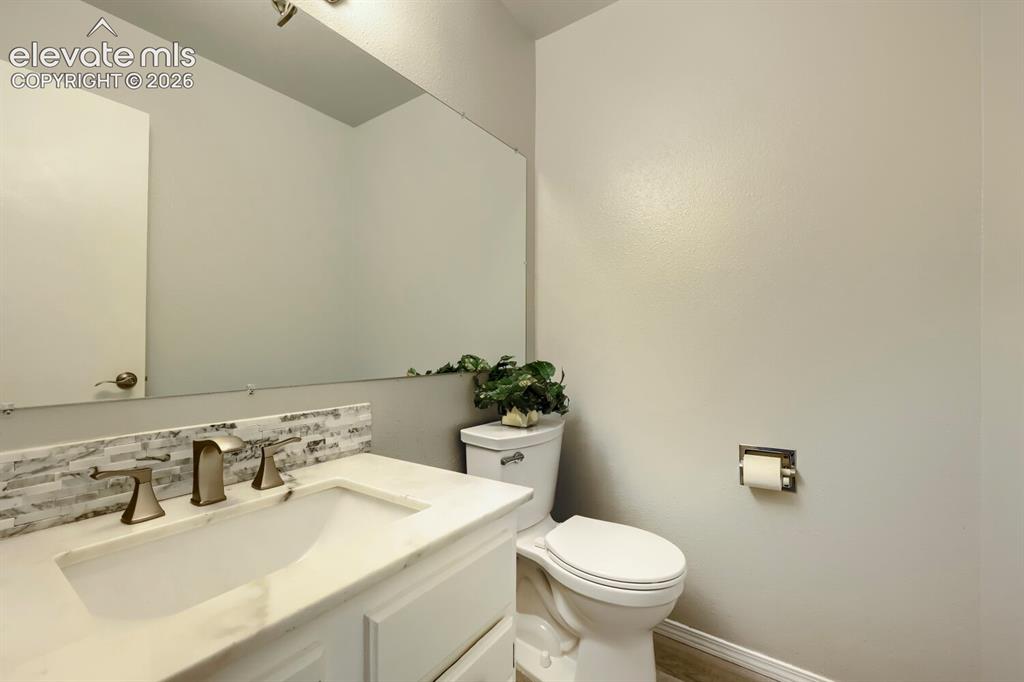 Image 10 of 25: Bathroom