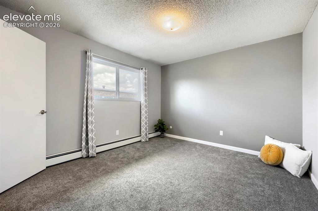 Image 16 of 25: Bedroom