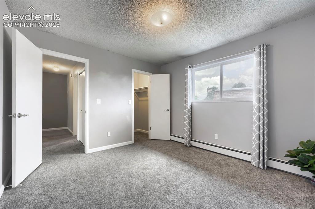 Image 17 of 25: Bedroom